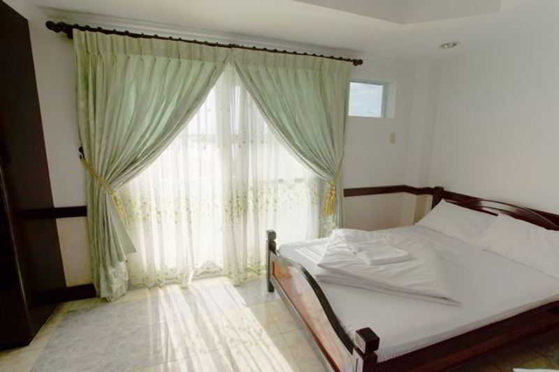 Green One Hotel Lapu-Lapu City Exterior photo