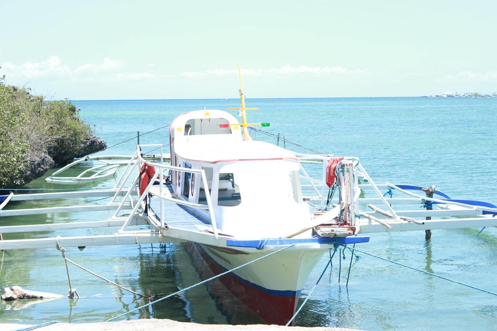 Green One Hotel Lapu-Lapu City Exterior photo